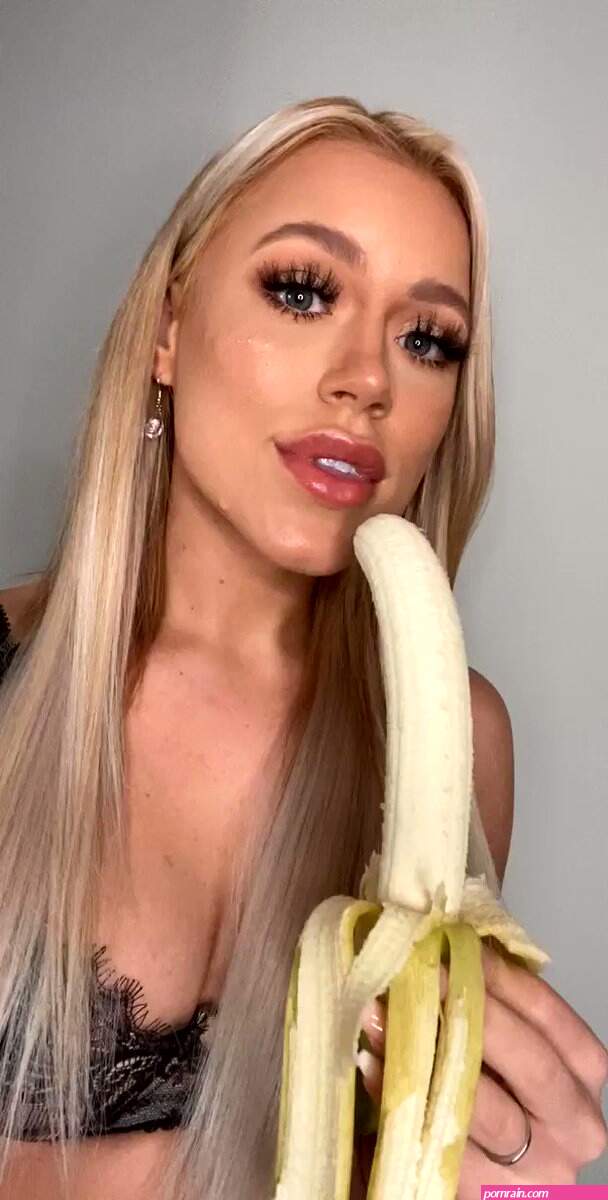 Elle Brooke on X: How good is your deepthroat game girls? bananachallenge