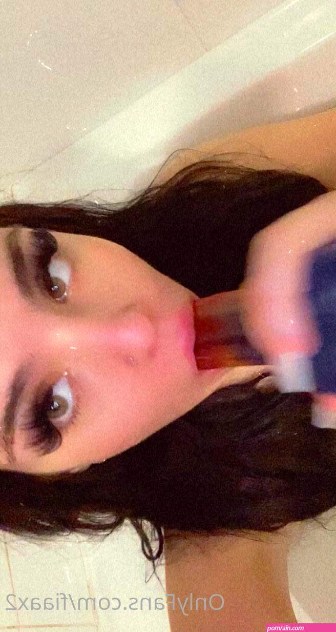 Safiyaax aka Fiaax2 Dildo Blowjob OF Video