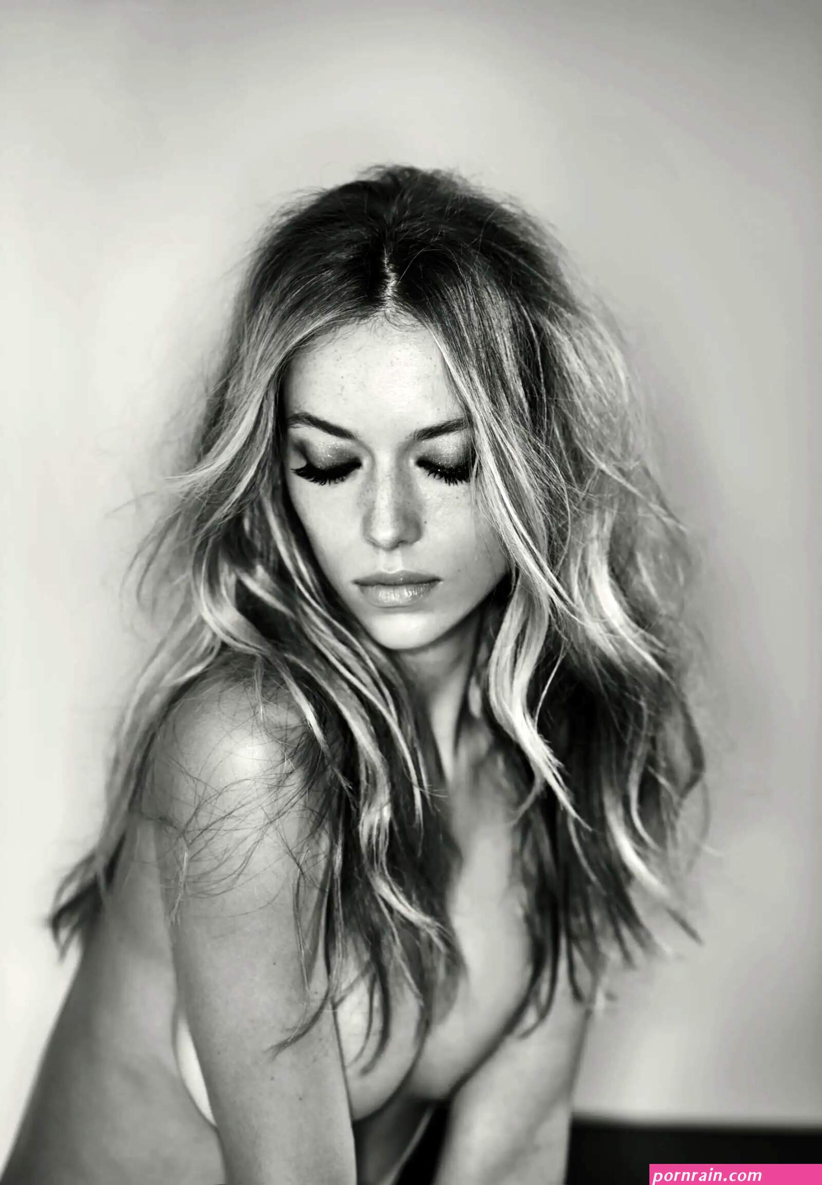 Watch Former Maxim Cover Girl Hannah Ferguson Sizzle In New Bikini Video