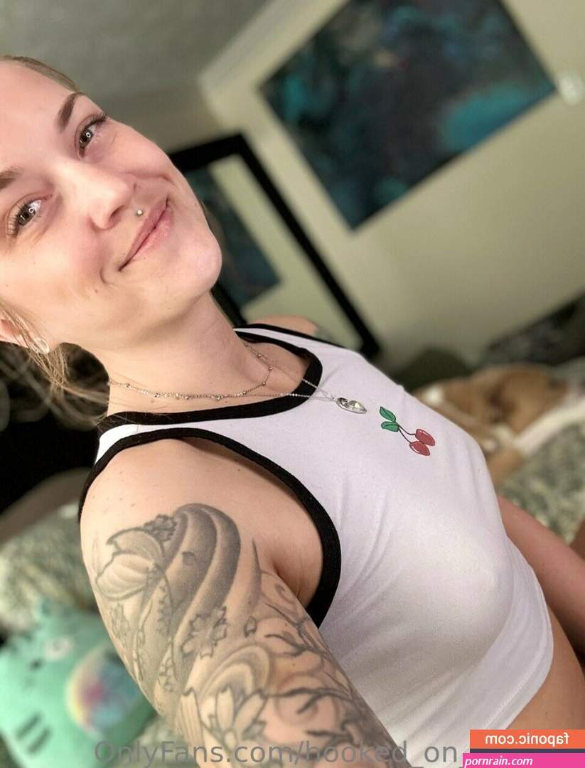Hooked on Mollie aka Mollie Rose Nude Leaks OnlyFans