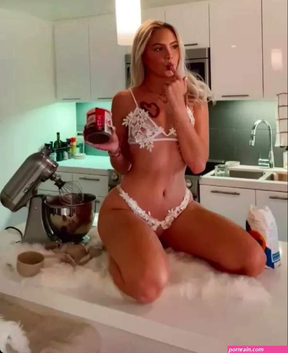 Jordyn Jones Erotica of the Day