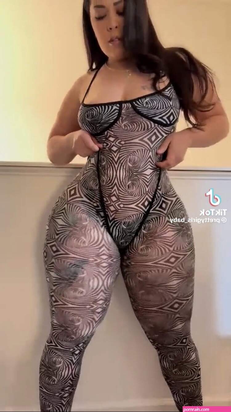Who is she? Big booty latina put name in comments