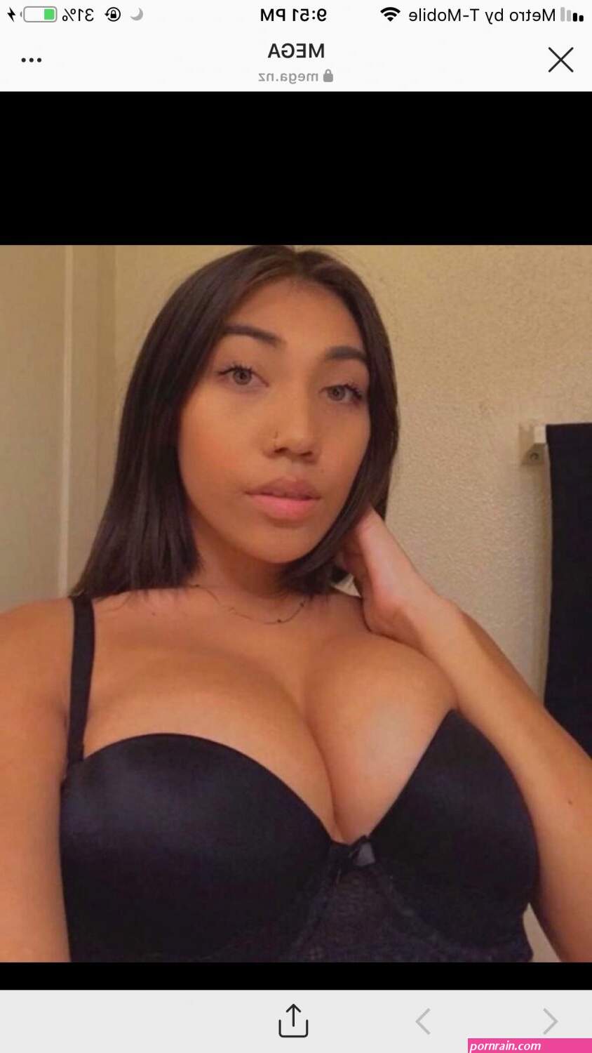 Fat ass latina mastrubates and exposed