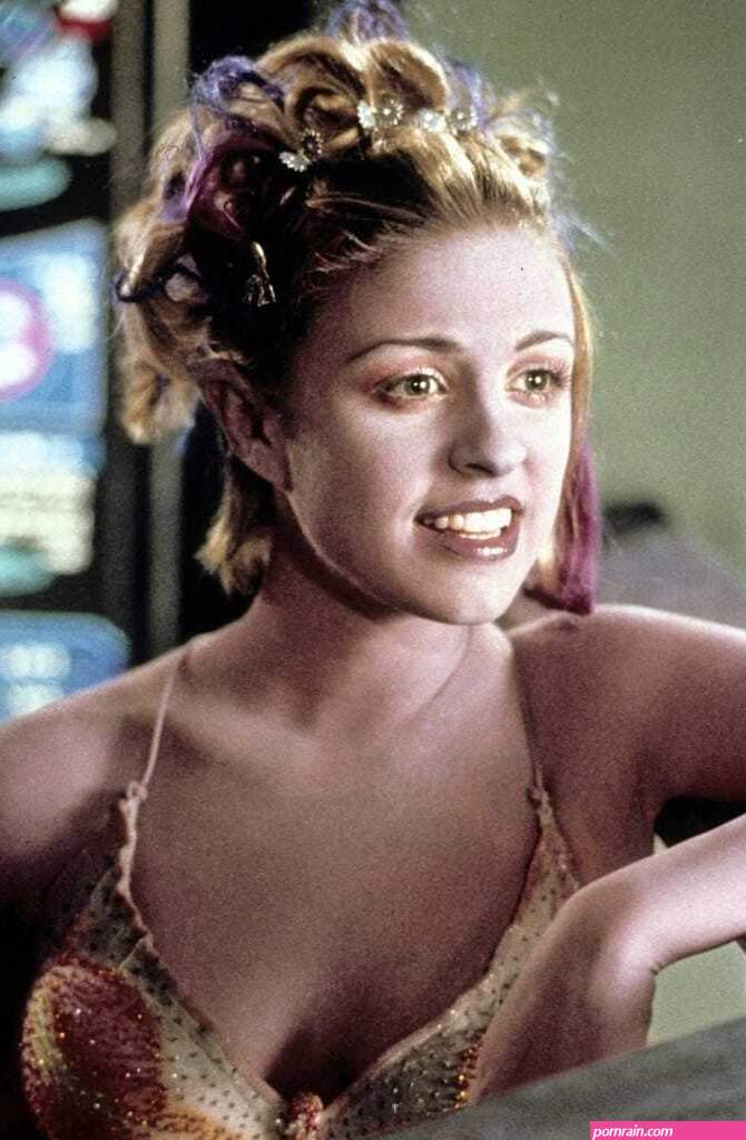 26 Nude Pictures Of Laura Bertram Are Really Epic
