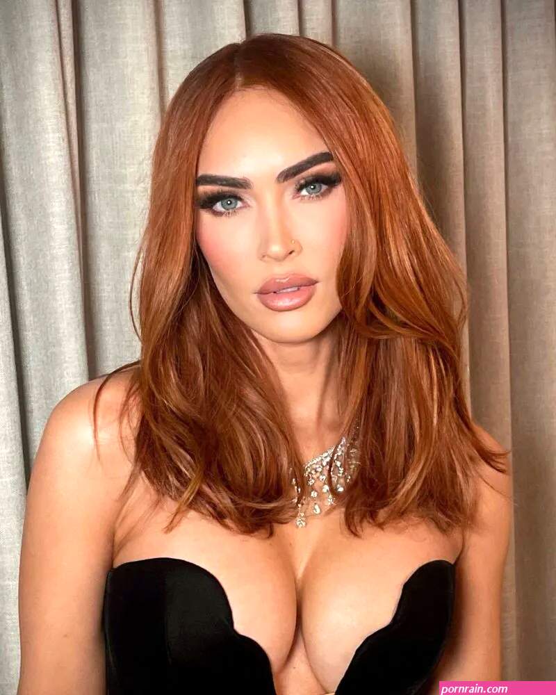 Megan Foxs Breasts Take Center Stage in Low-Cut Dress at 2023 Oscar Party