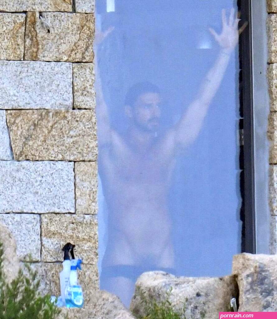 Italian actor Michele Morrone caught naked in a hotel room!