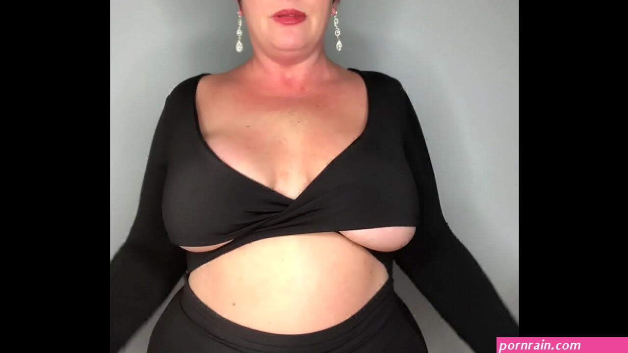Hourglass Mamas nipslip