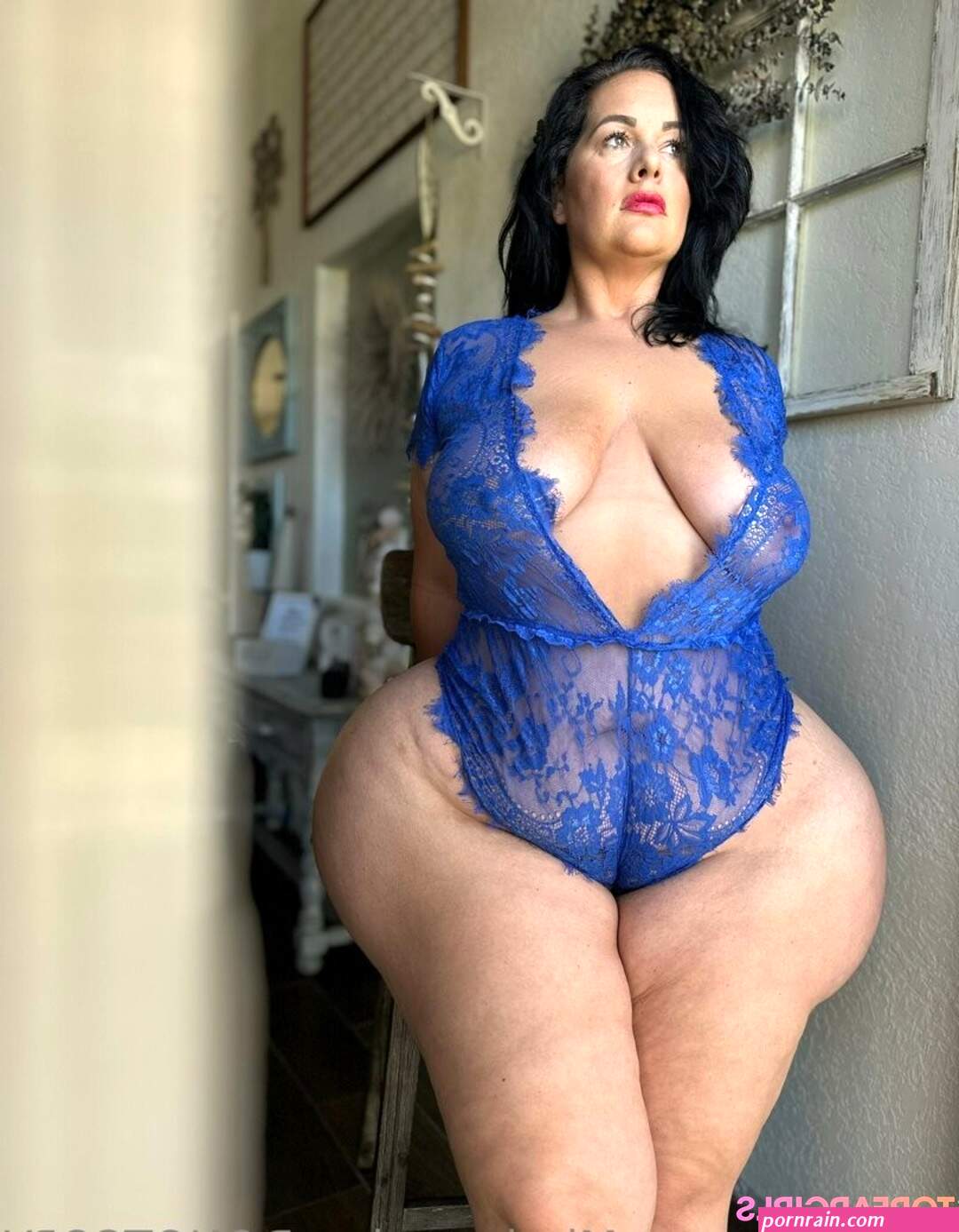 Misshourglass Nude OnlyFans Leaked