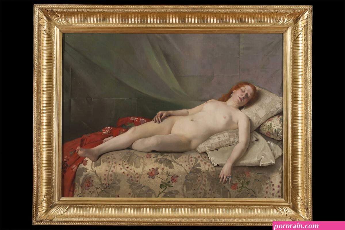 Nude young woman