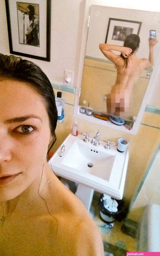 Adrianne Curry Shares Naked Bathroom Selfie: See the Sexy Pic!