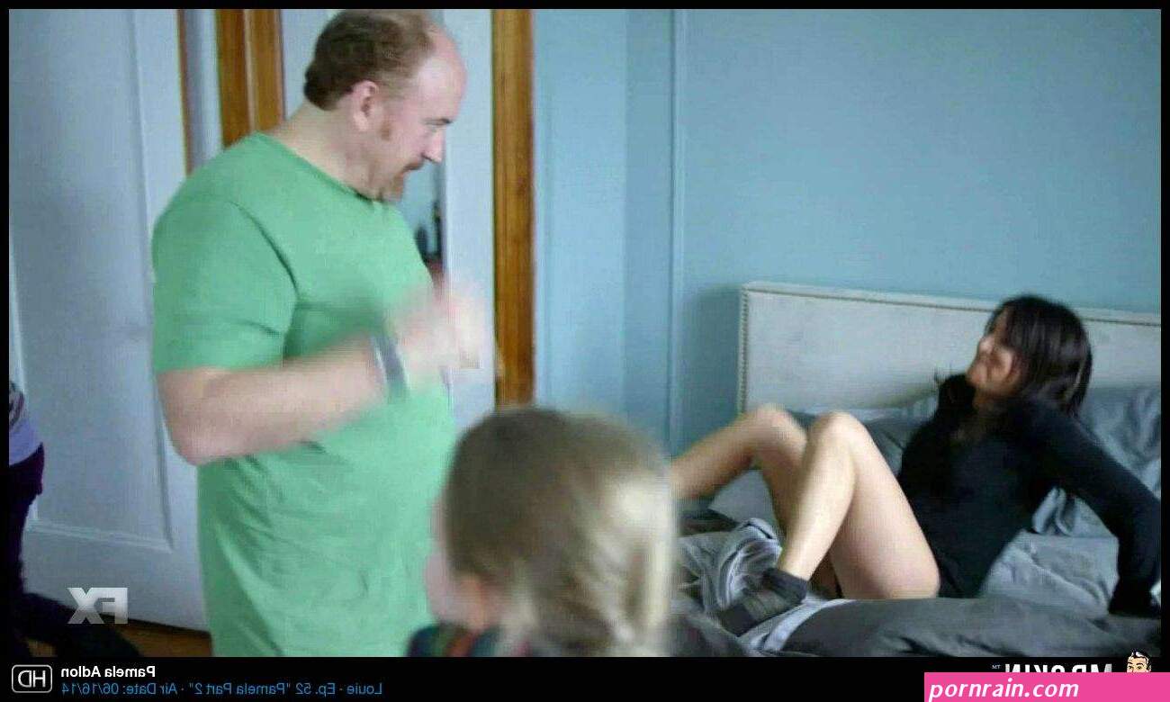 Naked Pamela Adlon in Lucky Louie ANCENSORED