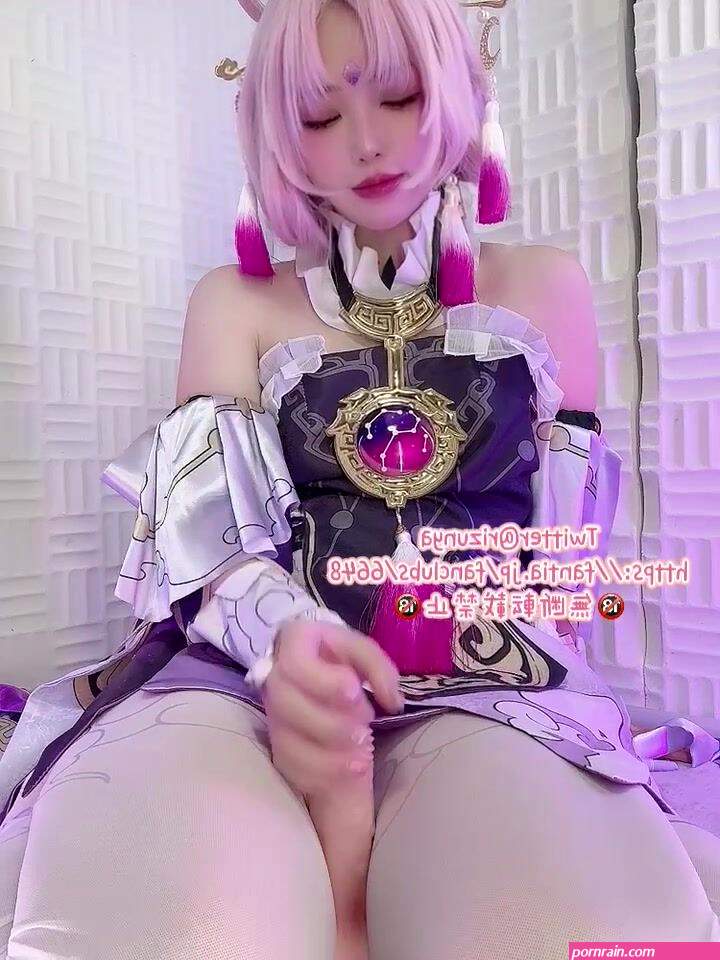 Rizunya Cute Asian Babe Teasing a Dildo While Wearing Cosplay Video