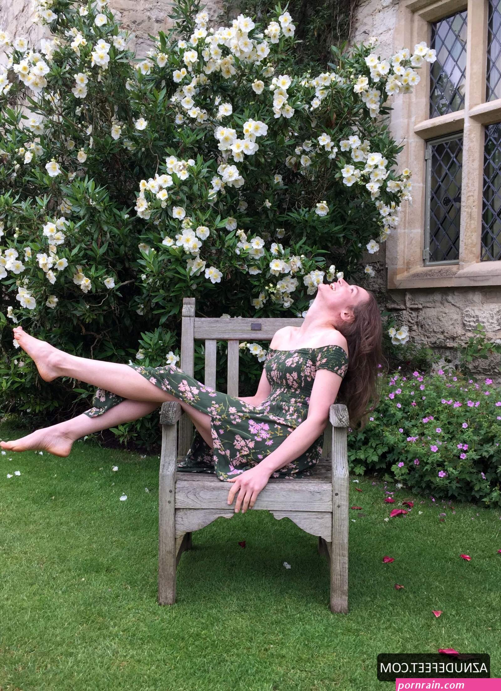 STELLA STOCKER Feet