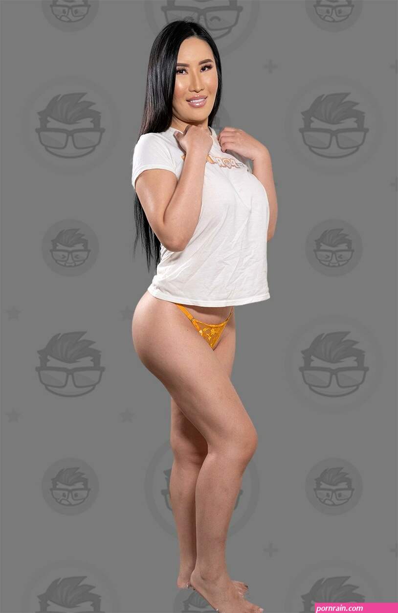 Watch Suki Sin Porn Casting in 4K