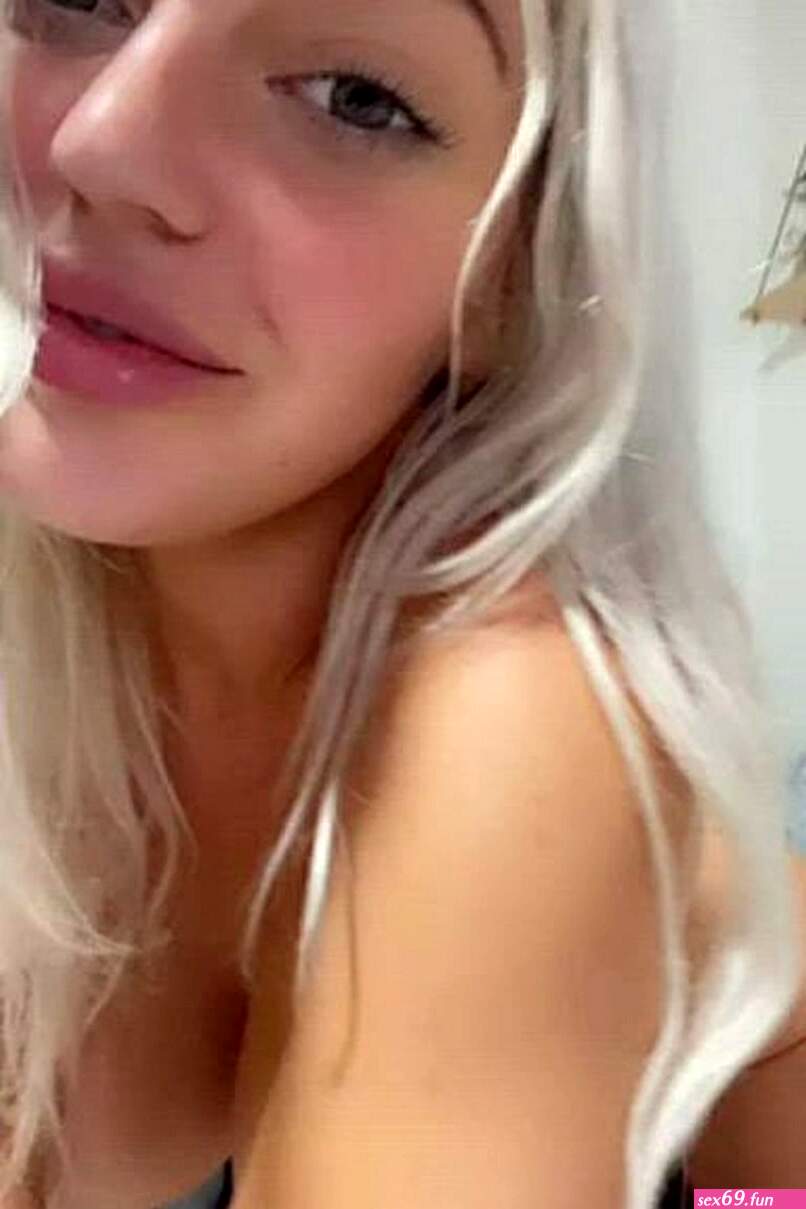 hot-blonde-tiktoker-nude Pandesia World