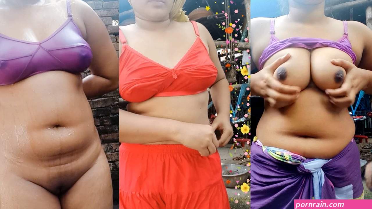 Bangladeshi bhabi beautiful boobs and pussy. Desi girls while Bathing. Naked while shower