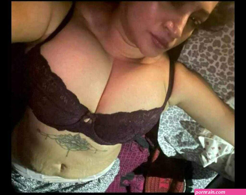 Bangladeshi Actress Tania Showing Her Huge Boobs