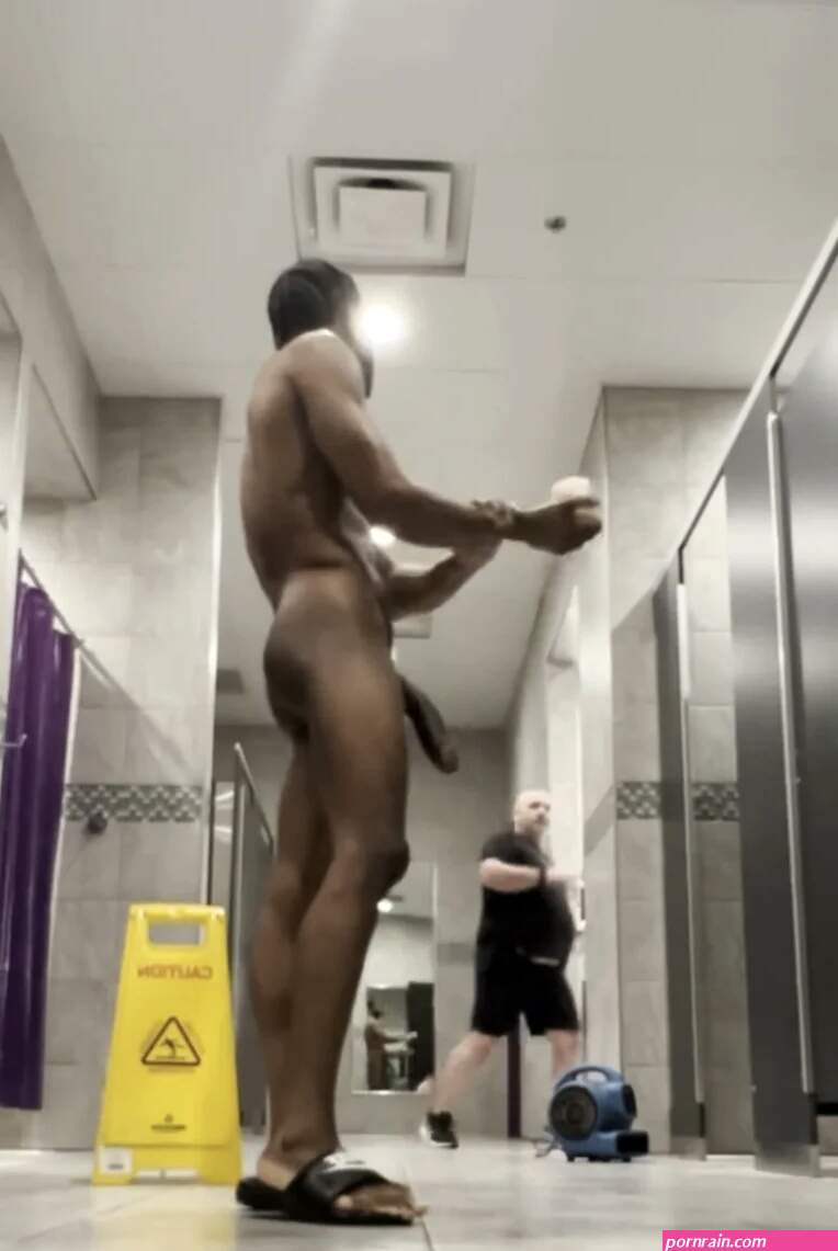 HUNG exhibitionist strokes in busy locker room