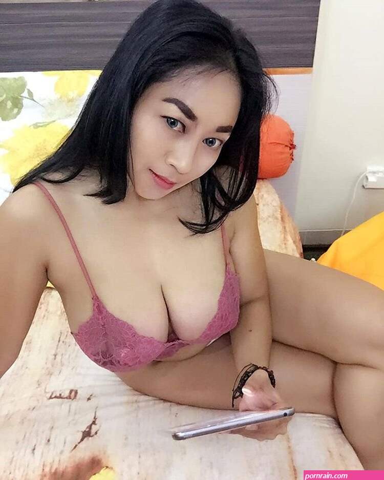 Cewek Cantik Bugil