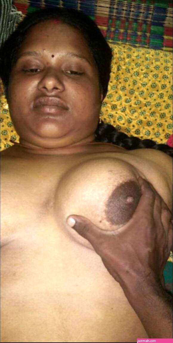 Tamil Chubby wife Homemade Nude 7 pictures