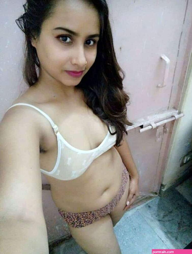 Beautiful Indian girl showing her nude body