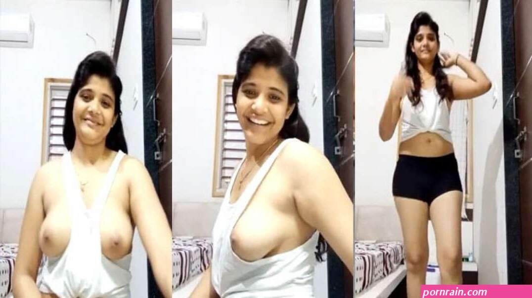 Lovely Indian Girl Showing Boobs MMS Video
