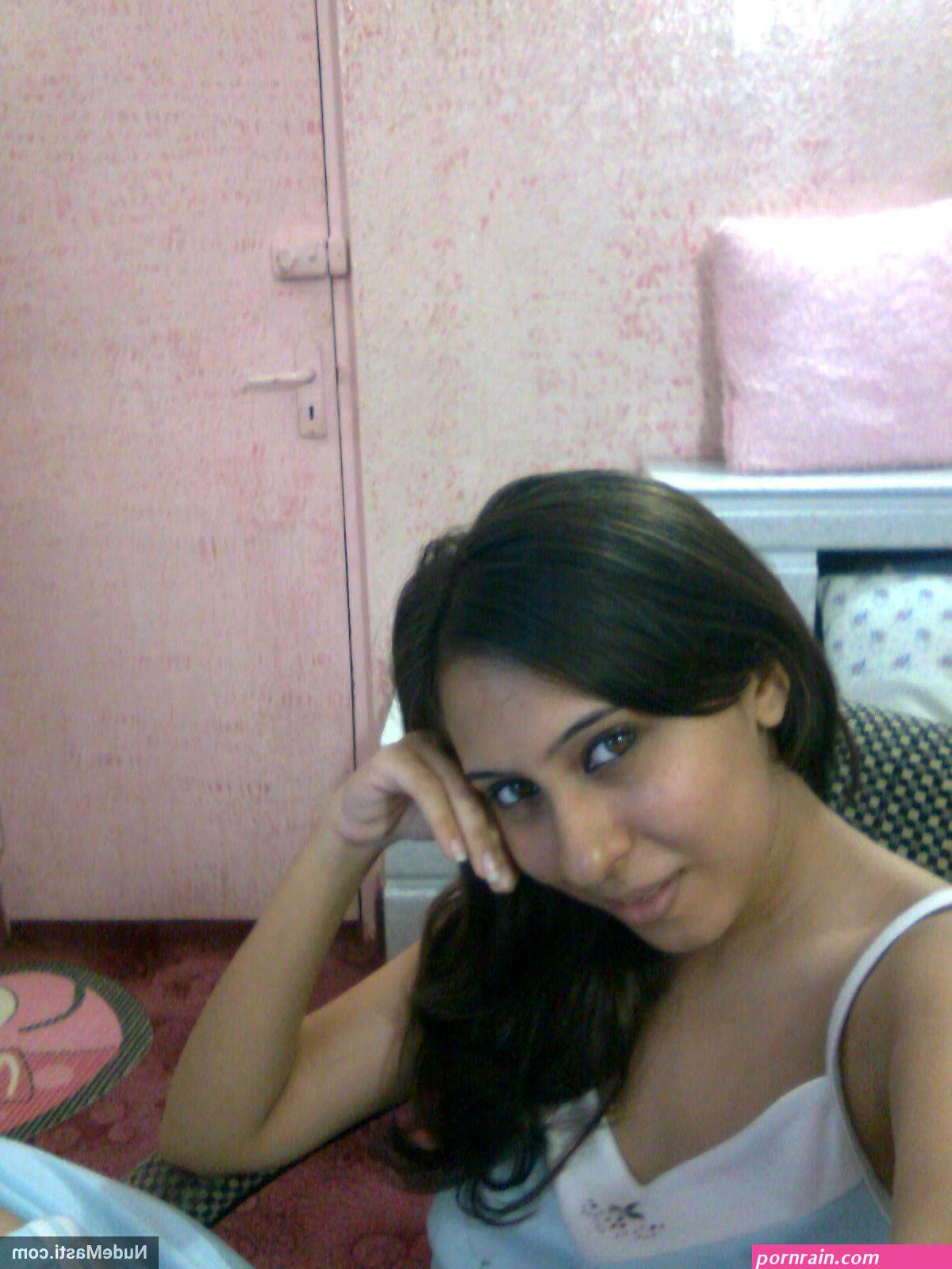 Newly Married Hot Indian Nurse Ayisha Naked Pics