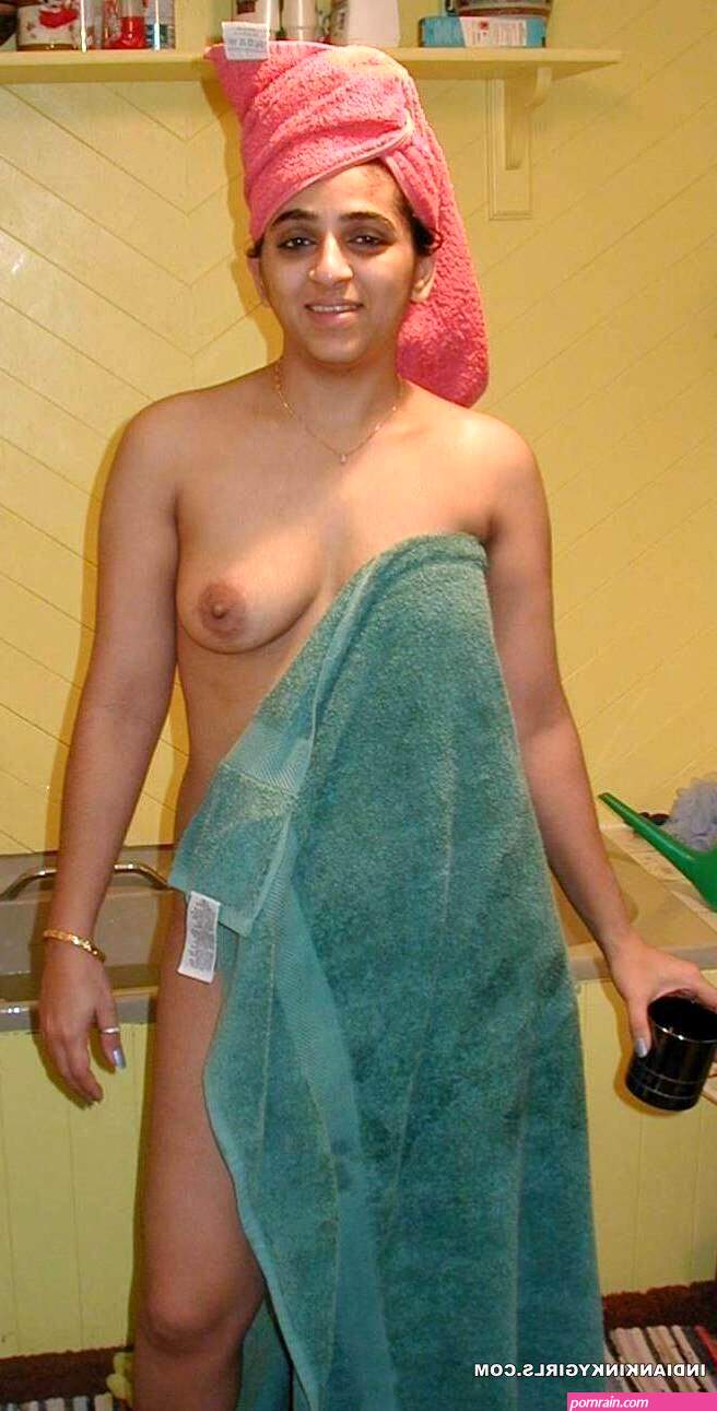 Desi saree nude photo