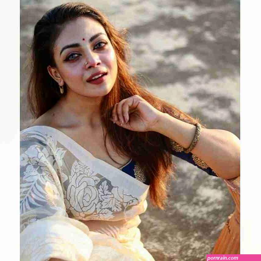 Indian saree girl nude photos exposed online
