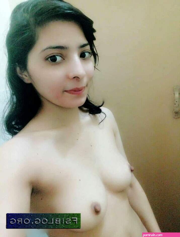 Sexy Indian girl small boobs