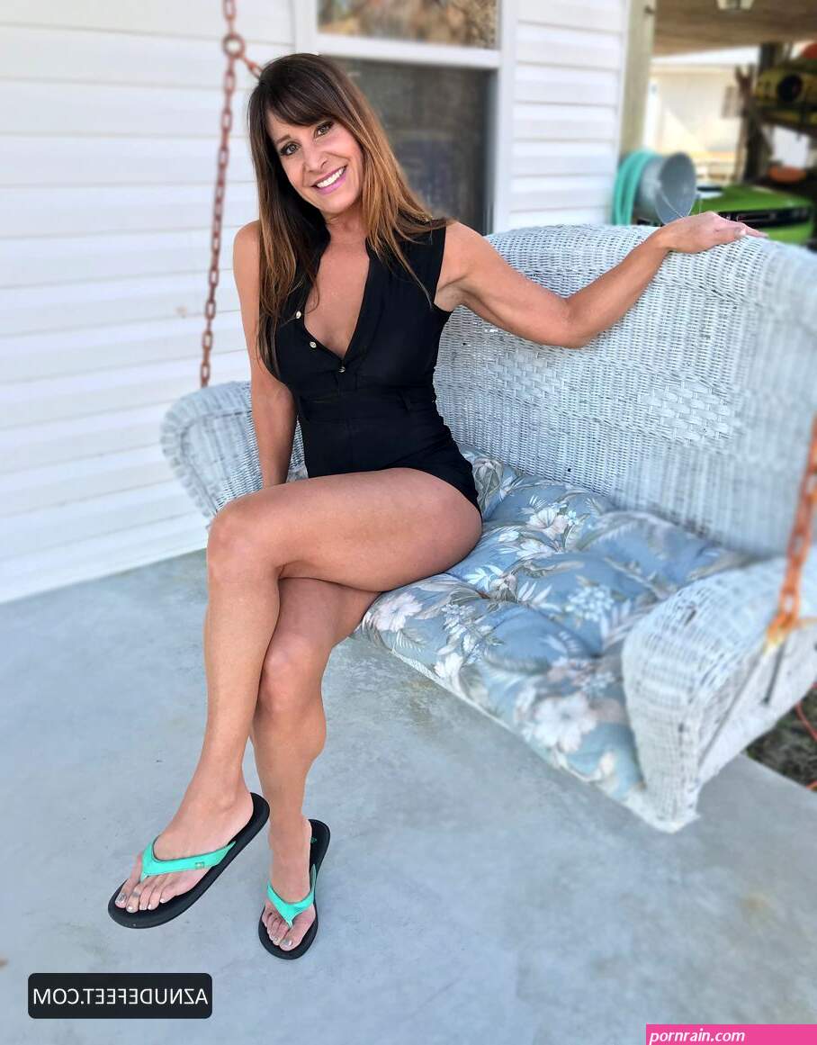 JENNIFER SAUCIER Feet