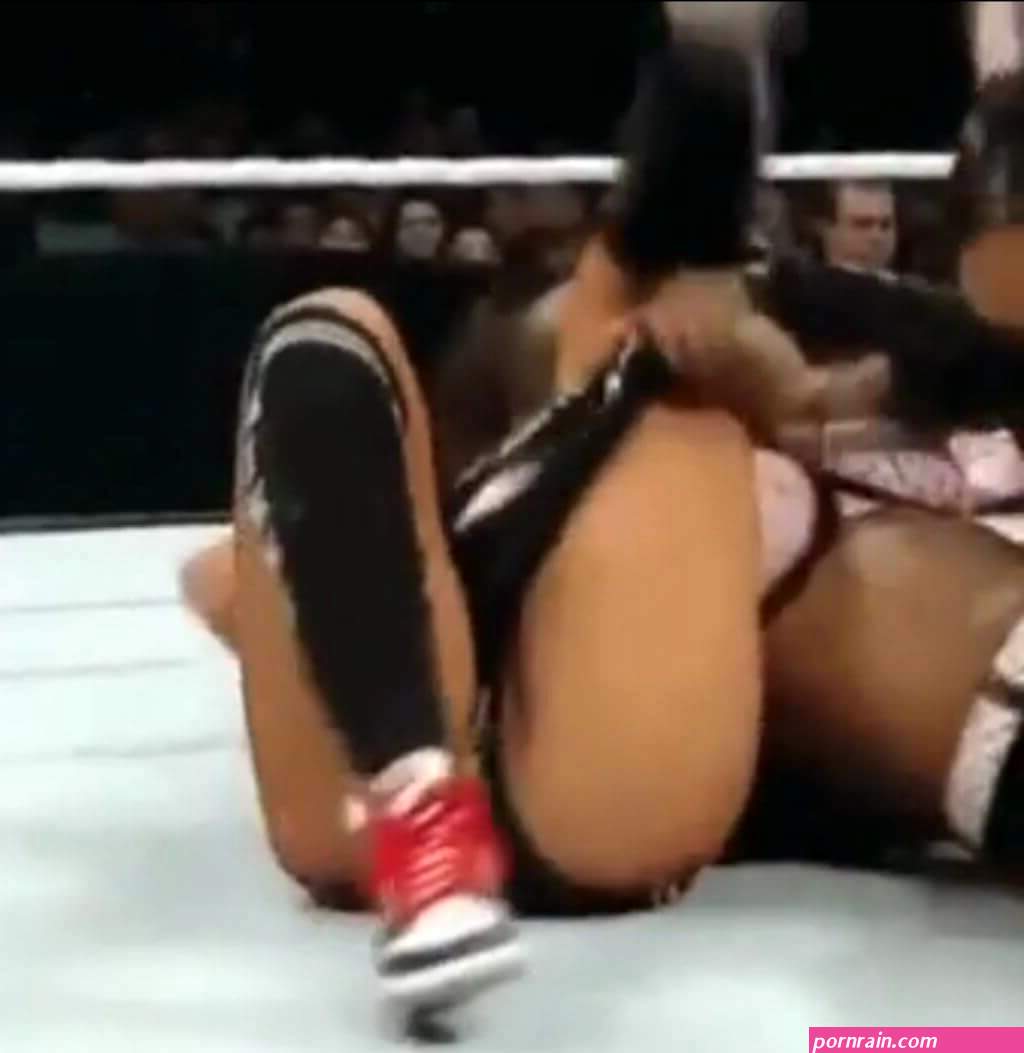 Top 50: Accidental Celebrity Teen Pussy Slips 2024