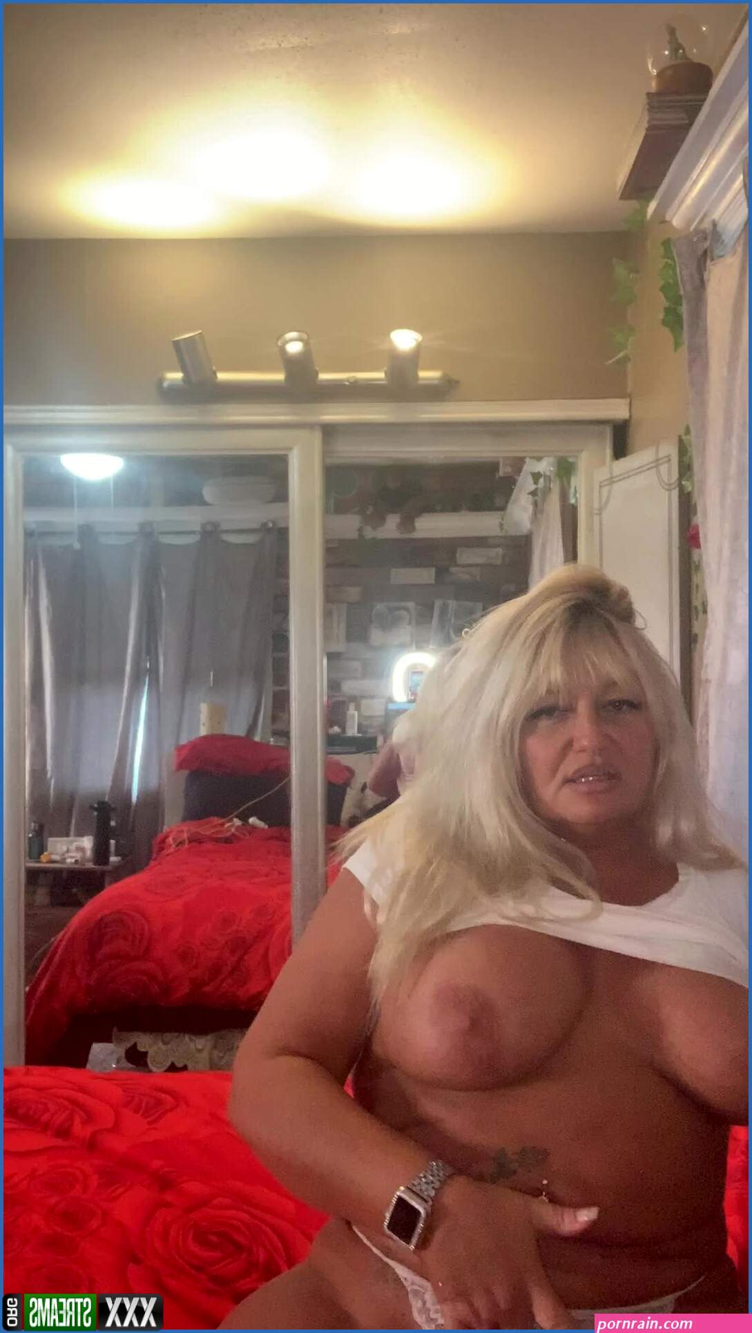 gin lustig wet t shirt hard nipples peep show 1 2022 12 01 LwXKHb