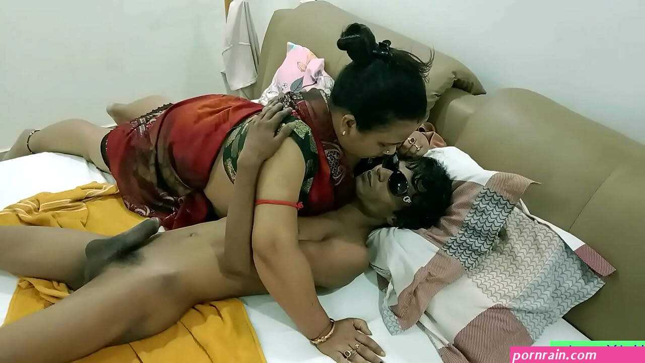 Indian young boy Hardcore hot sex!! Hot aunty sex