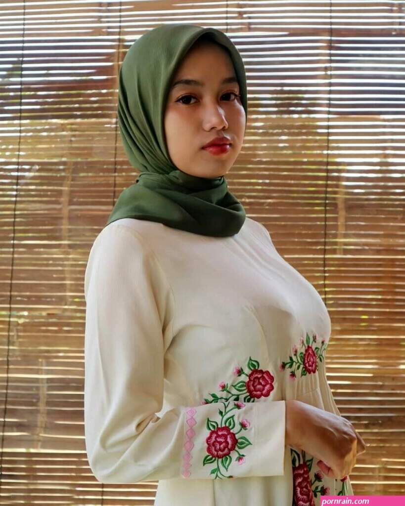 Jilbab pap tetek