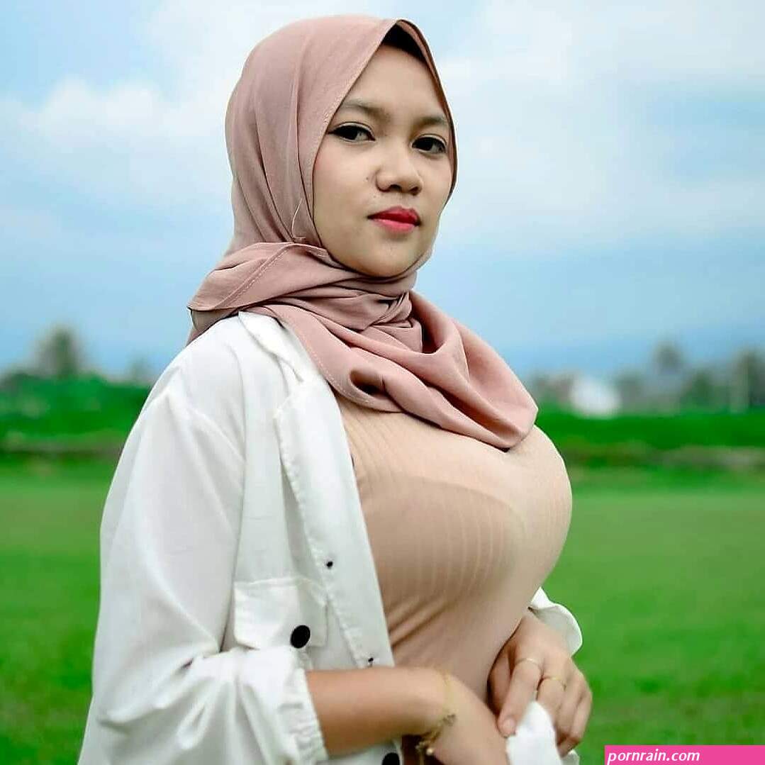 Jilbab Tits