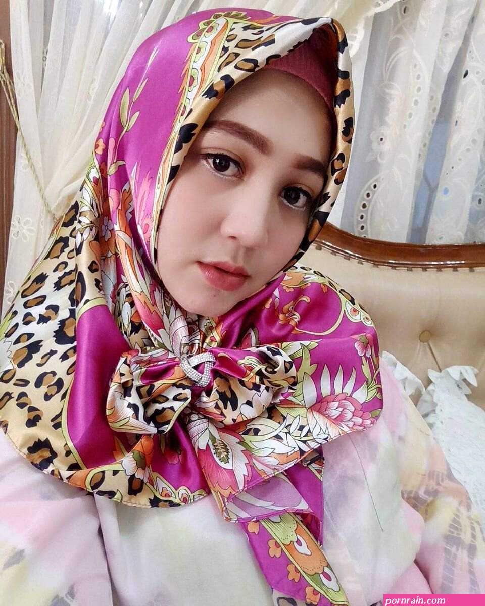 Jilbab Tits