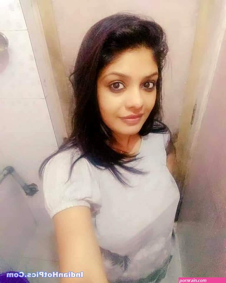 Sexy Aur Khubsoorat Kerala Girl Ke Nude Photos