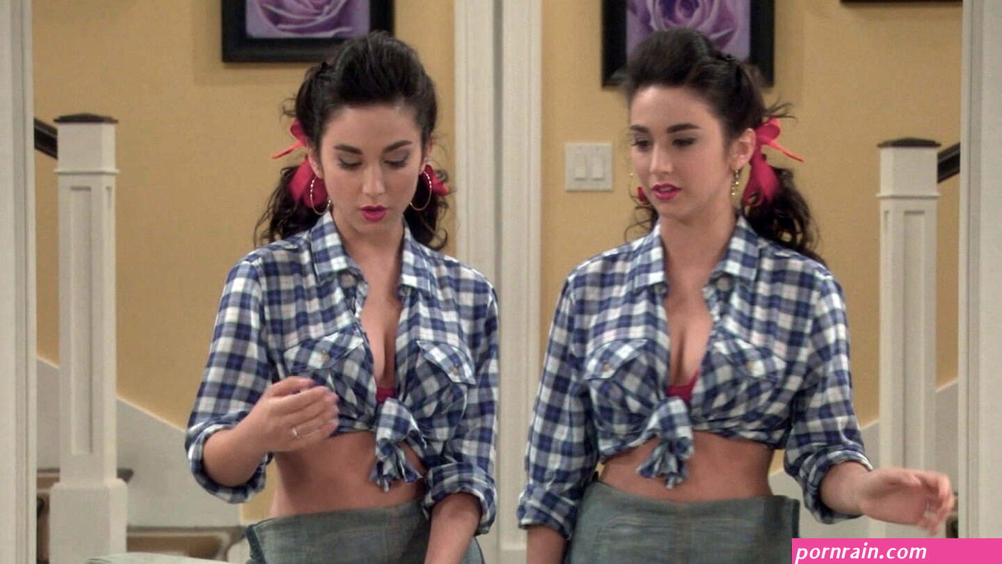 Naked Molly Ephraim in Last Man Standing US ANCENSORED