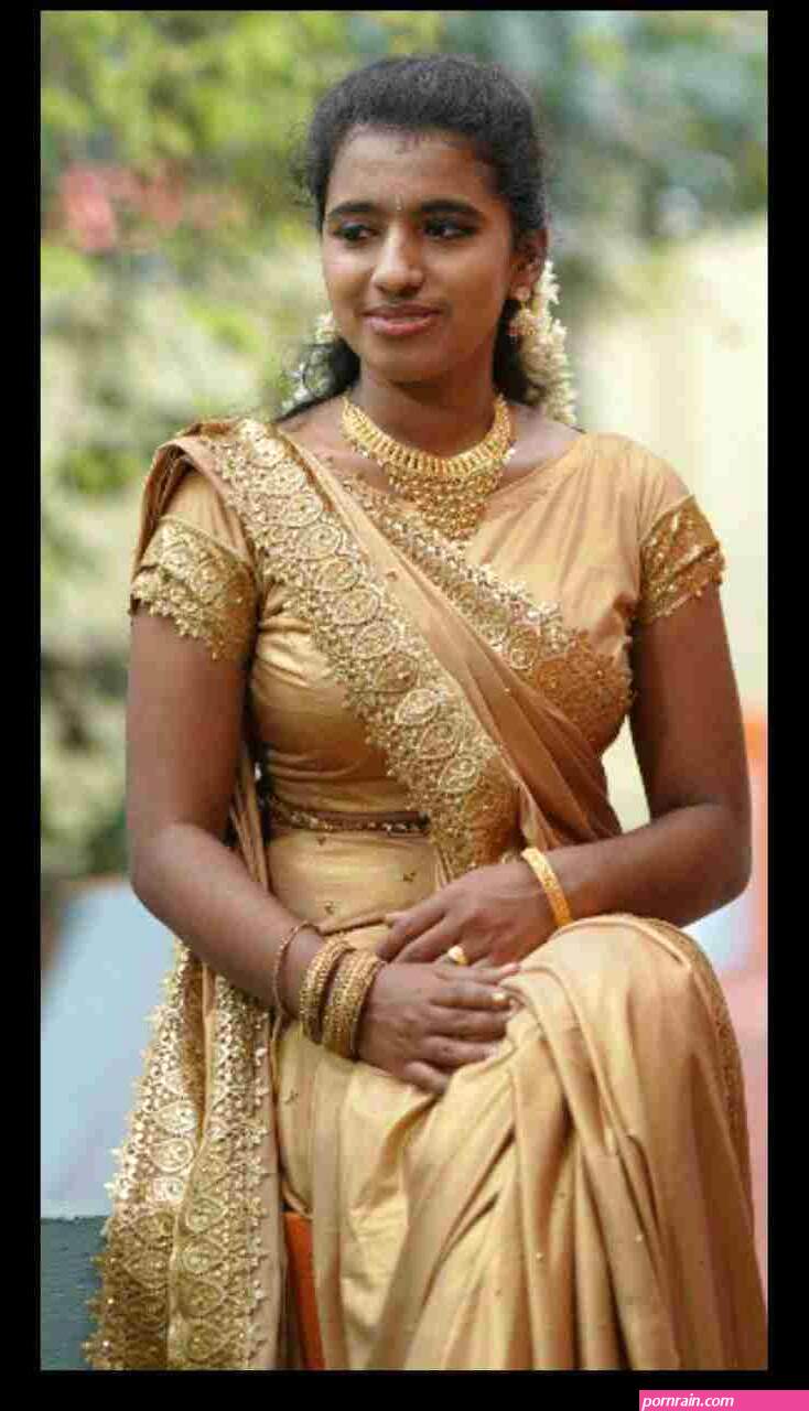 Malayali girl in Chennai sharing nude selfies