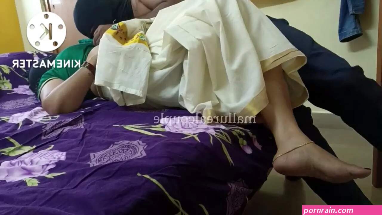Mallu wife in Kerala saree watch online