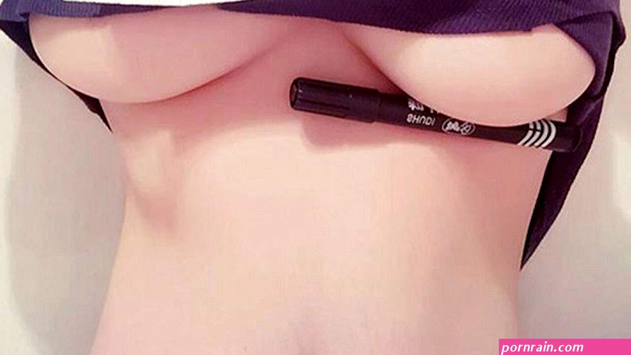 Asian Girls Hold Pens WITH THEIR BOOBS in New Challenge