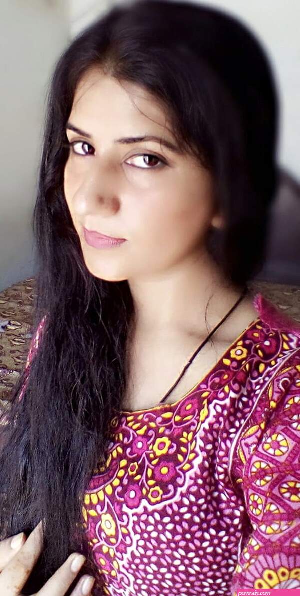 Paki pathan girl cute boobs pics captured during cam sex