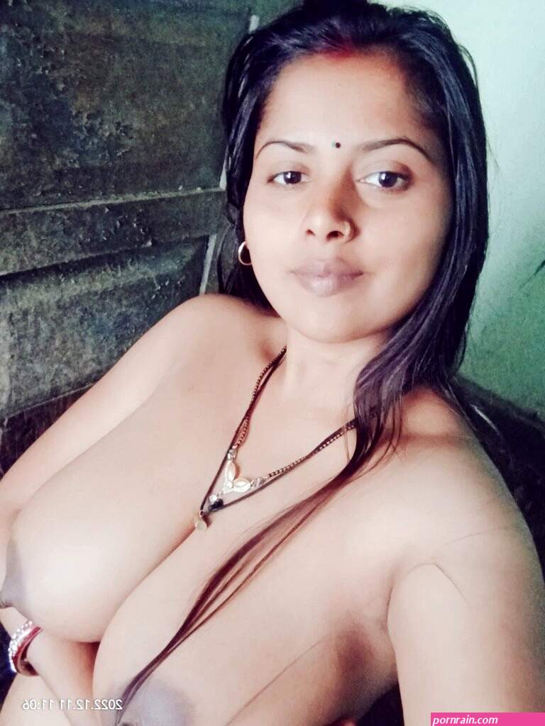 Bhabhi selfies nude 4 pictures