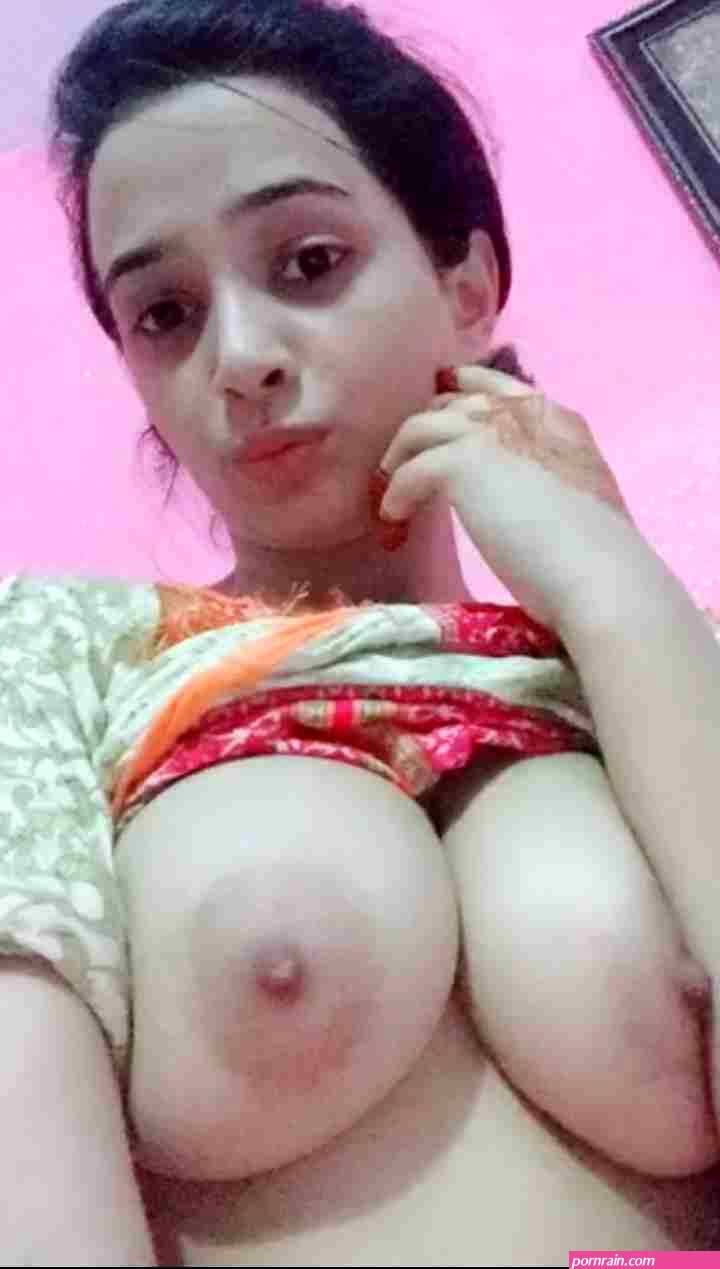 Sexy Paki girl leaked pics