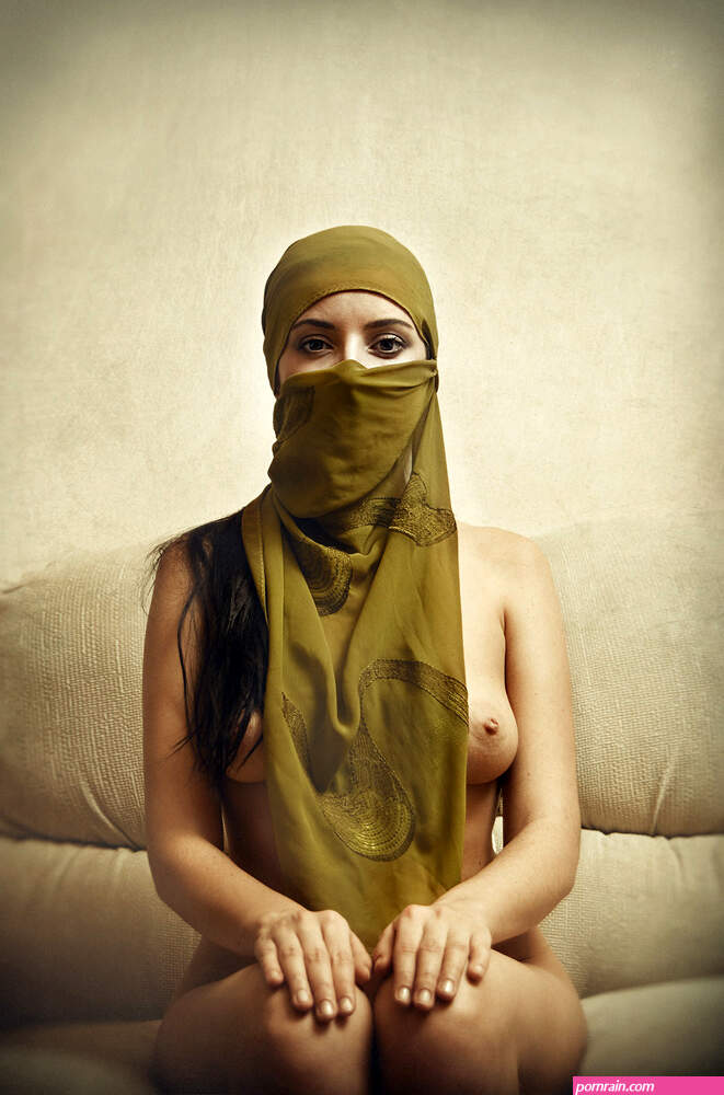 Sexy Artistic Nude Muslim Hijab Girl Revealing Tit