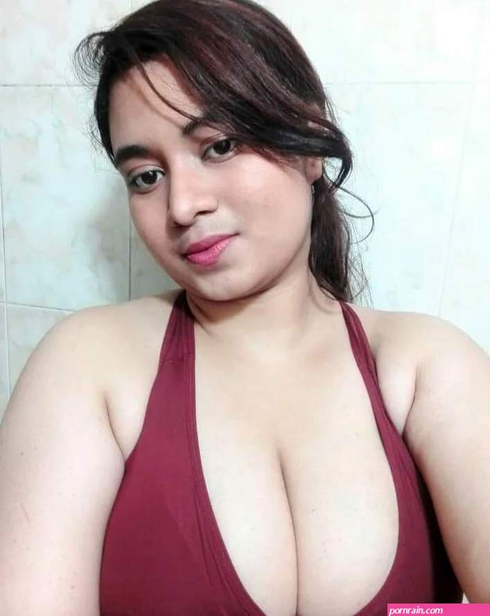 Big boobs Paki girl solo nude selfies for lover