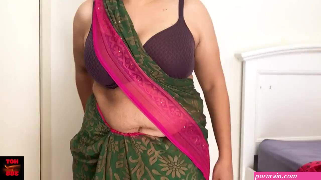 Sexy Indian Stripping off Saree to Panty