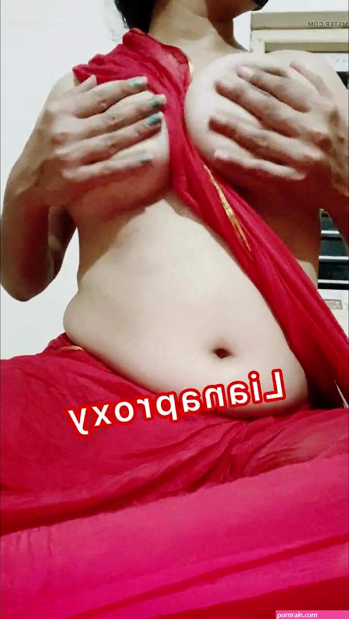 Boobs show in hot sexy red saree. watch online