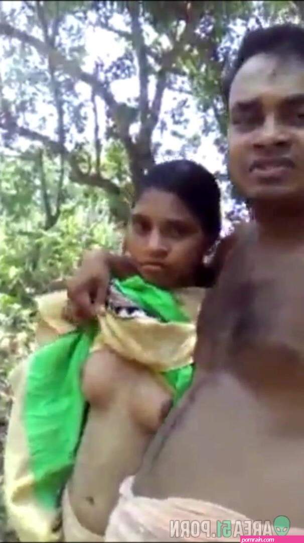 Desi brother finger mischievous sisters pussy in outdoor